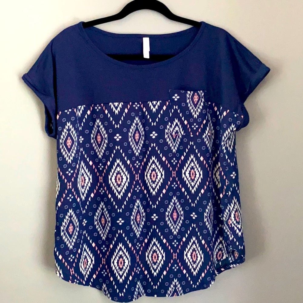 Navy patterned short sleeve shirt